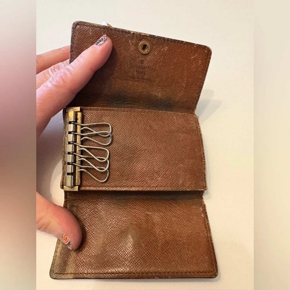 Authentic Louis Vuitton Monogram Ebene key case‎ 4 holders